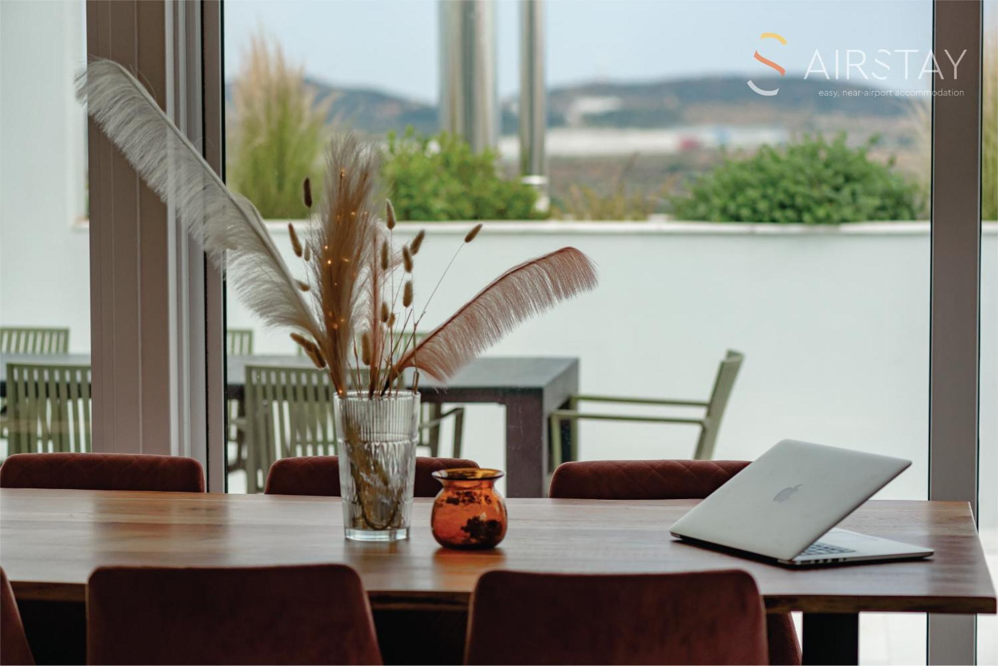 Akali Apartment Airport By Airstay Spáta المظهر الخارجي الصورة